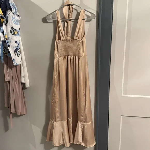 Show me your mumu Claire midi dress bridesmaid dress in champagne. Size small. - Picture 2 of 3